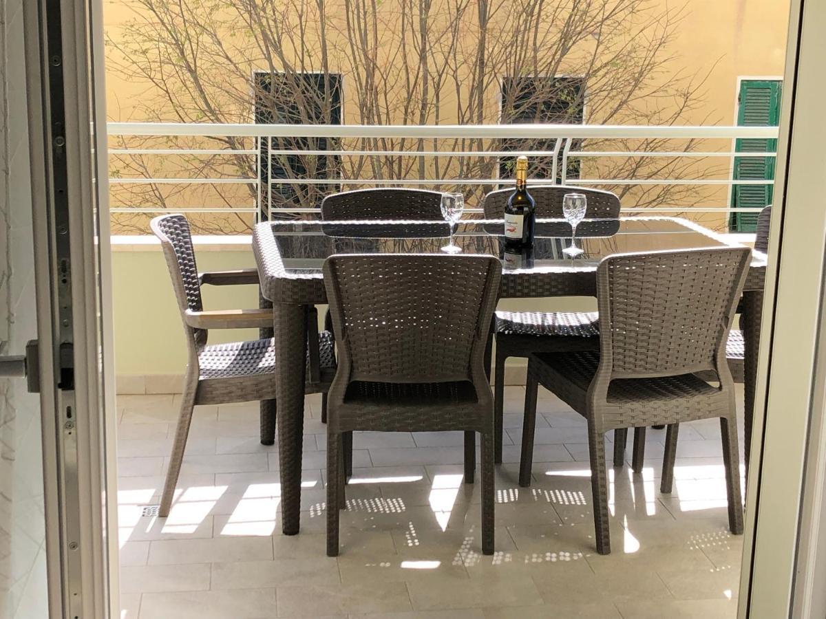 Nuovissimo Appartamento Con Terrazza Alghero Bagian luar foto